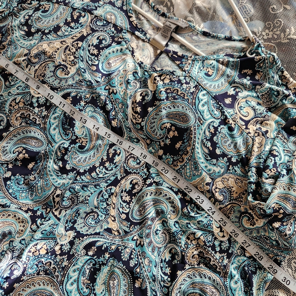 Catherines Blue Paisley Top Silver Accent Cutout Neckline Size 3X Stretchy - Picture 8 of 9